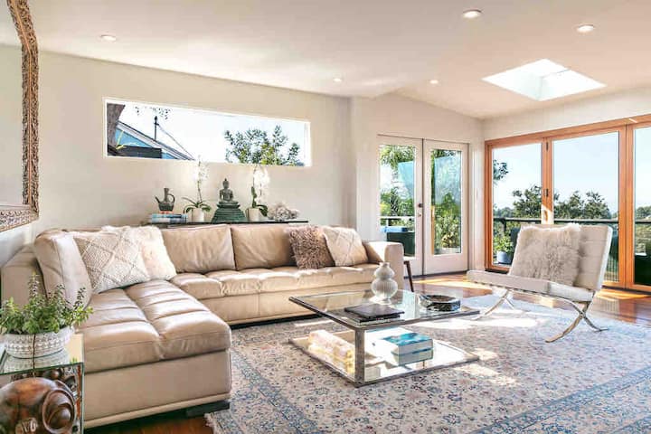 Hollywood Hills com vista para o skyline e sauna privativa